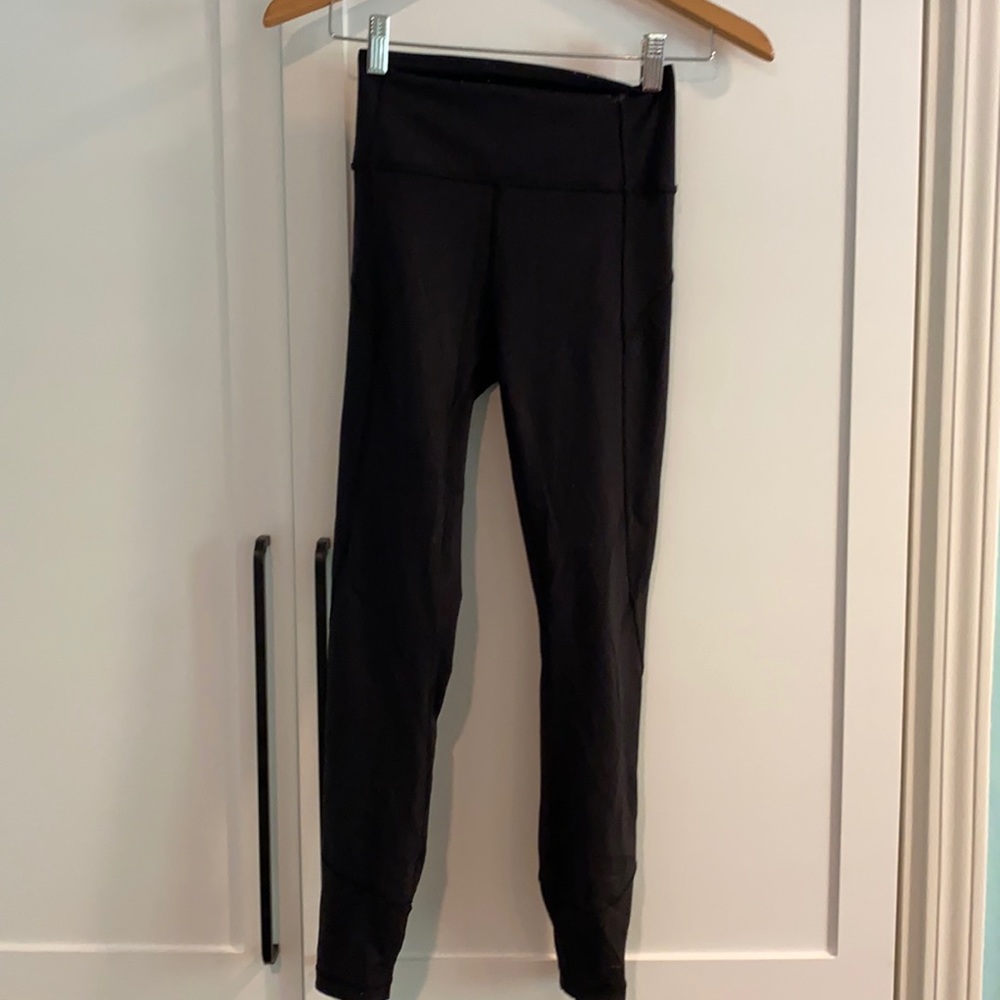 Size 4 black Lulu lemon leggings
